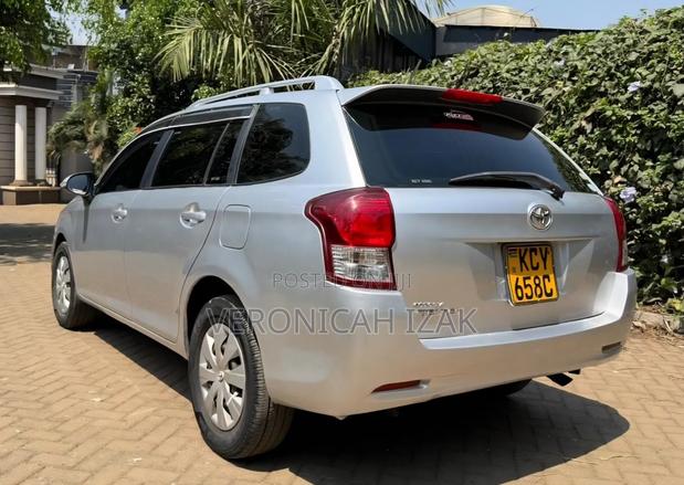 Toyota Corolla Fielder 2012 Silver