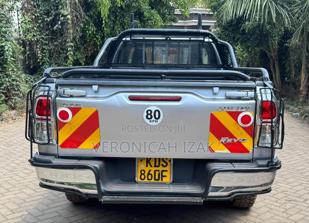 Toyota Hilux 2017 Gray