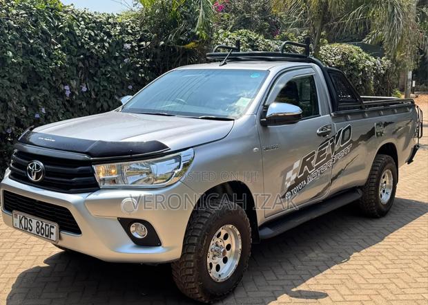 Toyota Hilux 2017 Gray