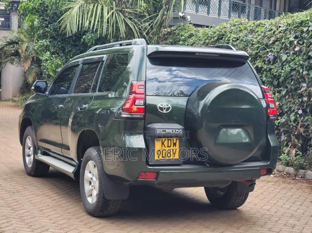 Toyota Land Cruiser Prado 2014 Green