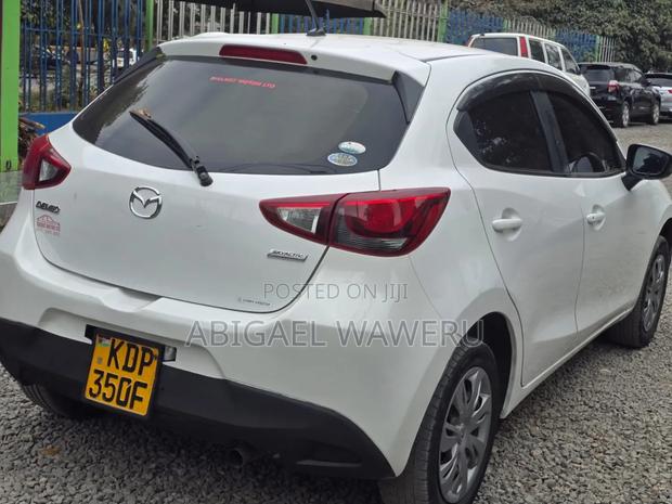 Mazda Demio 2016 Pearl