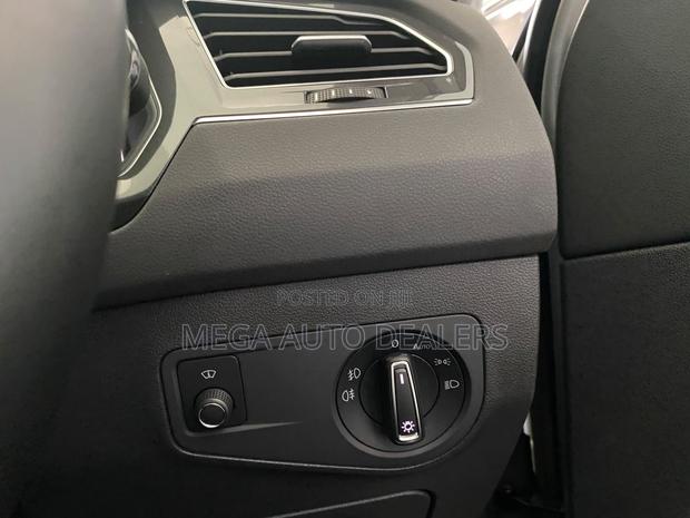 Volkswagen Tiguan 2019 Gold