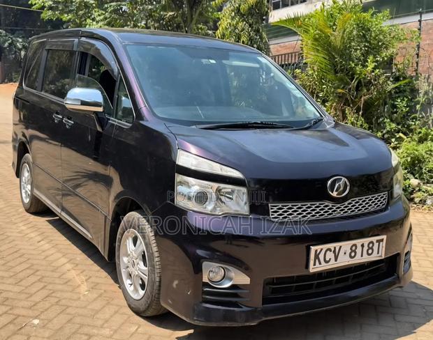 Toyota Voxy 2013 Burgundy