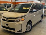 Toyota Voxy 2019 White for sale