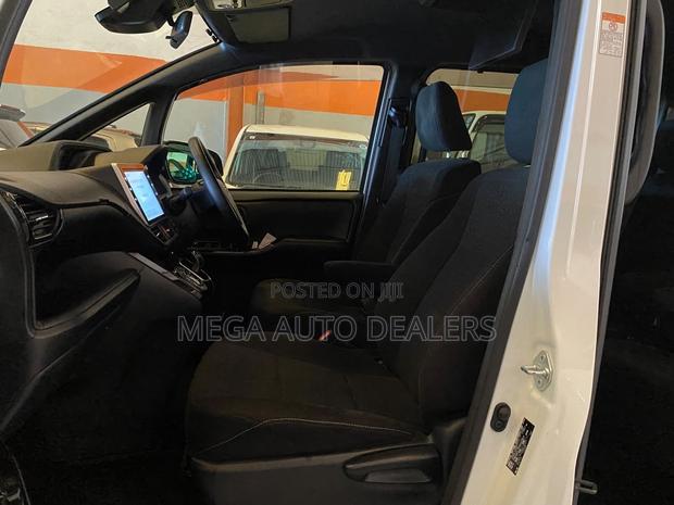 Toyota Voxy 2019 White