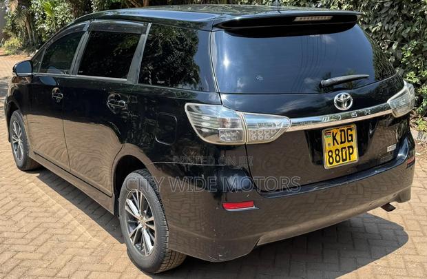 Toyota Wish 2014 Black