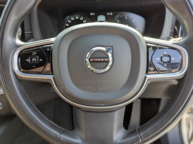 Volvo XC60 2019 Silver