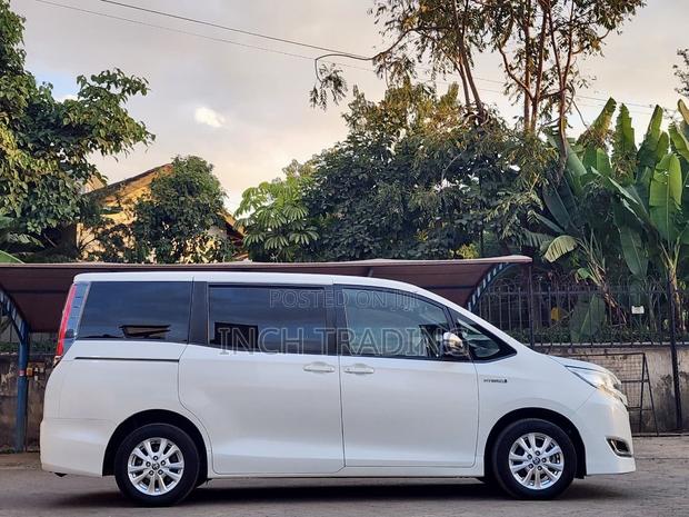 Toyota Noah 1.8 FWD Hybrid (7 seater) 2020 Pearl