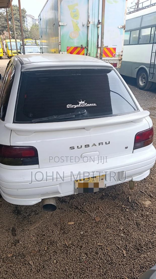 Subaru Legacy 2004 White