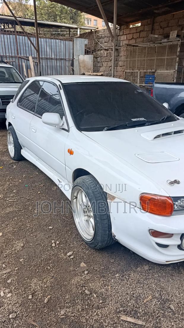 Subaru Legacy 2004 White