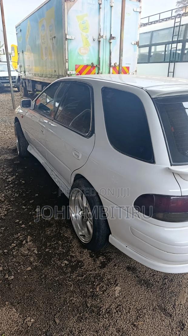 Subaru Legacy 2004 White