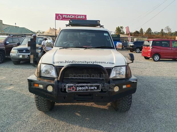Toyota Land Cruiser Prado 2000 White