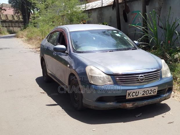 Nissan Bluebird 2012 Blue