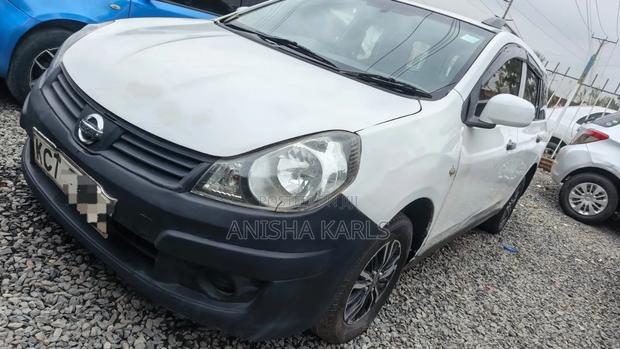 Nissan Advan 2013 White