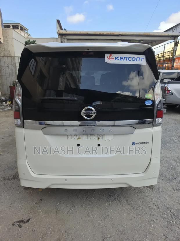 Nissan Serena 2019 White