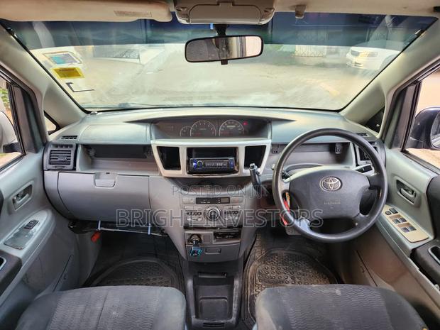 Toyota Voxy 2008 Blue