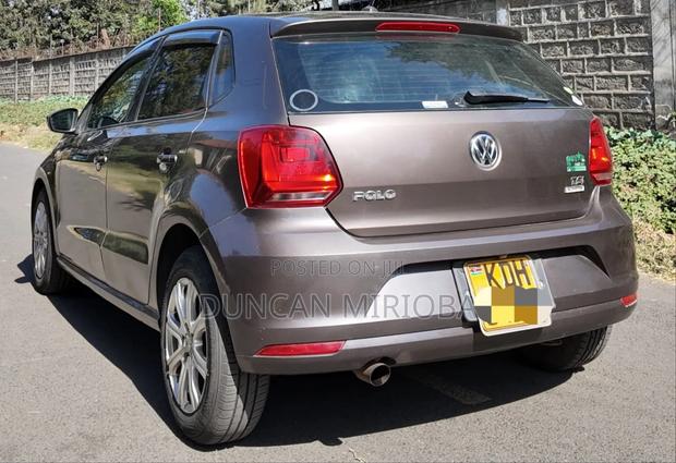 Volkswagen Polo 2015 Gray