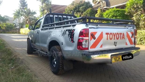 Toyota Hilux 2015 Silver