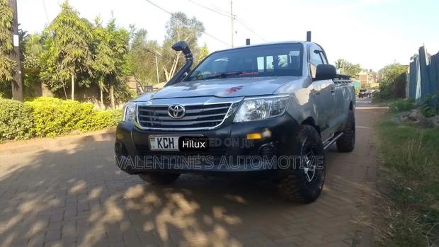 Toyota Hilux 2015 Silver