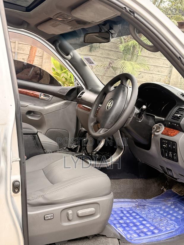 Toyota Land Cruiser Prado 2004 Silver