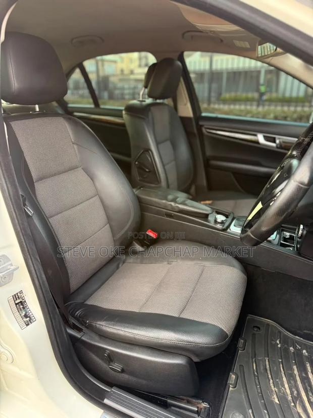 Mercedes-Benz C200 2011 White