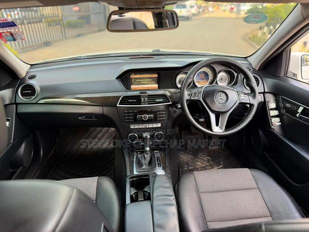Mercedes-Benz C200 2011 White