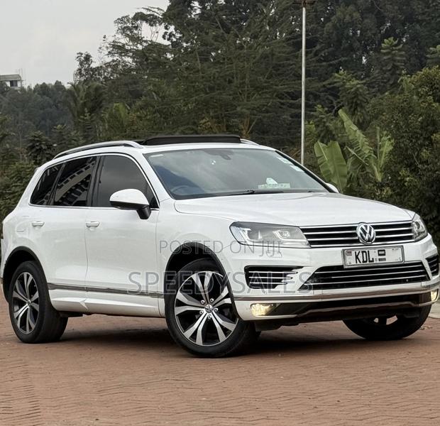 Volkswagen Touareg 2016 White