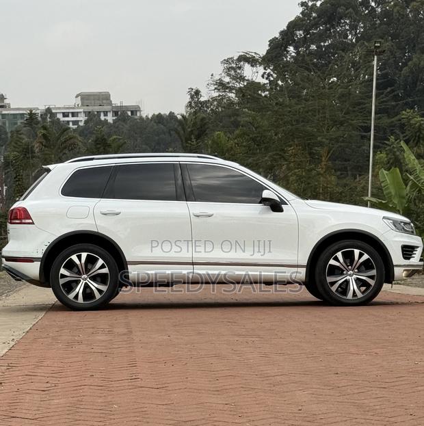 Volkswagen Touareg 2016 White