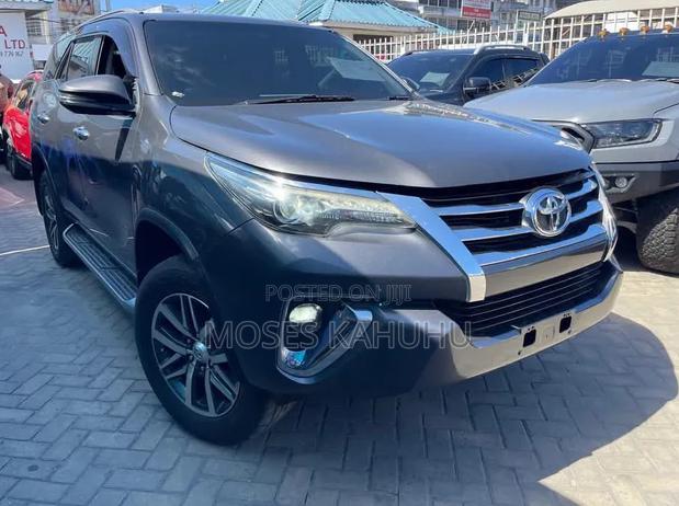 Toyota Fortuner 2.8 D RWD 2019 Gray