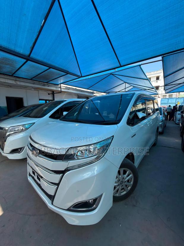 Toyota Noah 2019 White