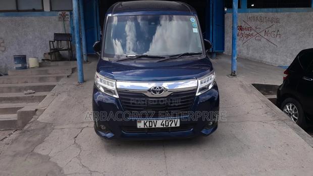 Toyota Roomy 2018 Blue