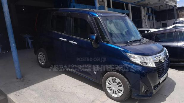 Toyota Roomy 2018 Blue