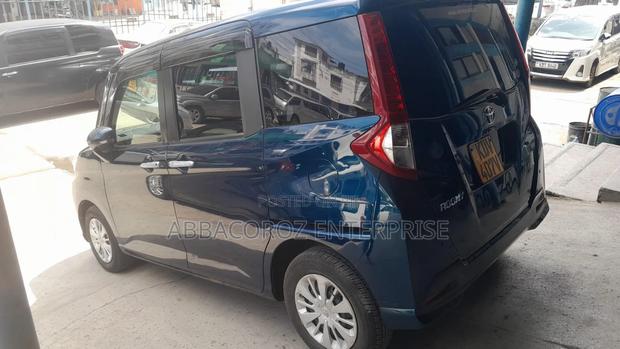 Toyota Roomy 2018 Blue