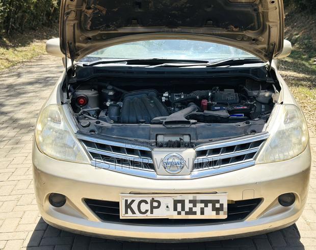 Nissan Tiida 2010 Brown