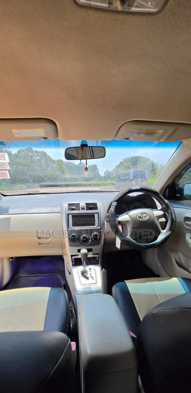 Toyota Axio 2010 Gold