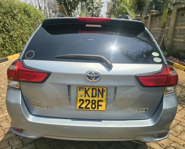 Toyota Corolla Fielder 2016 Silver