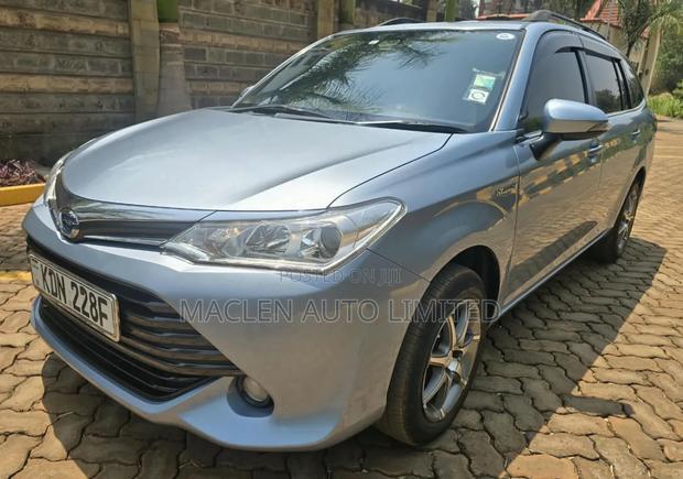 Toyota Corolla Fielder 2016 Silver