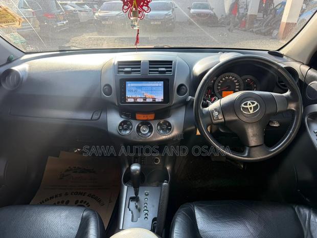 Toyota RAV4 2010 Red