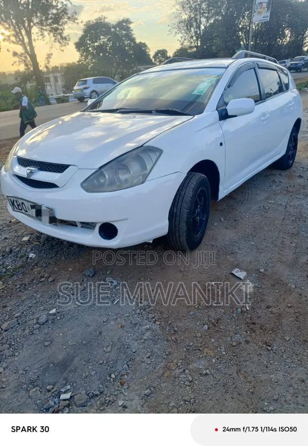 Toyota Caldina 2004 White