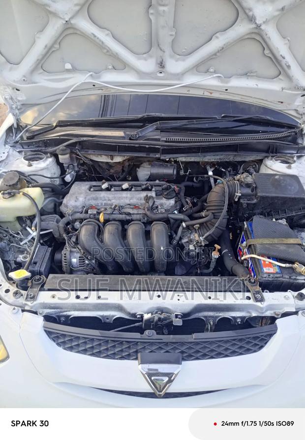 Toyota Caldina 2004 White