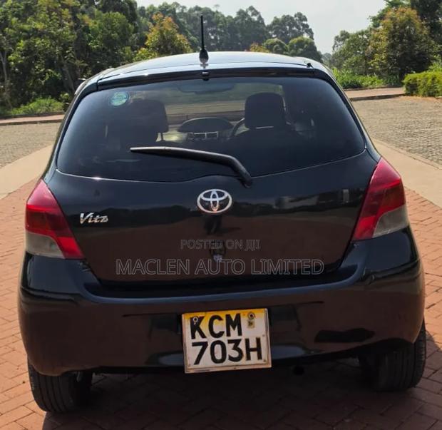 Toyota Vitz 2011 Black