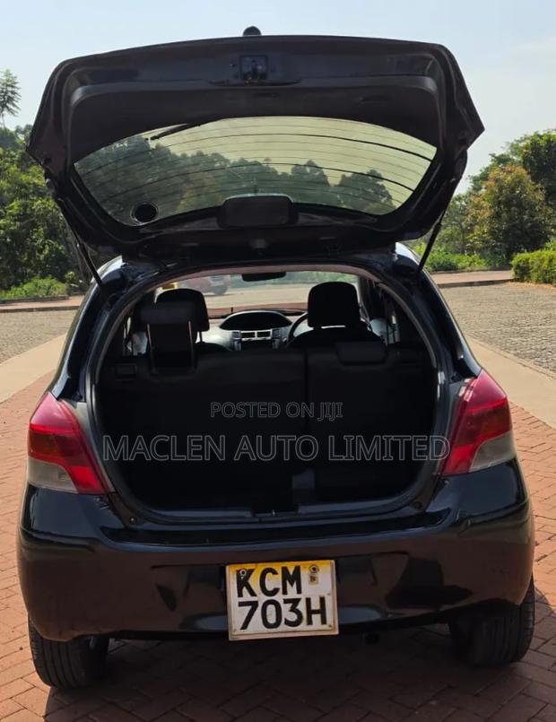 Toyota Vitz 2011 Black
