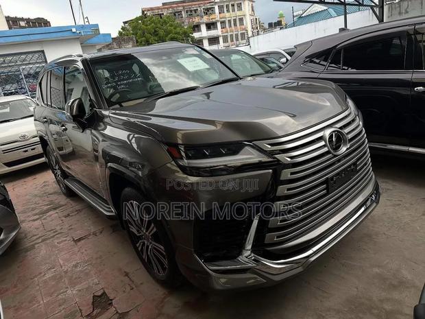 Lexus LX 2023 Gray