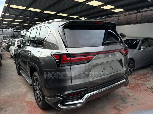 Lexus LX 2023 Gray