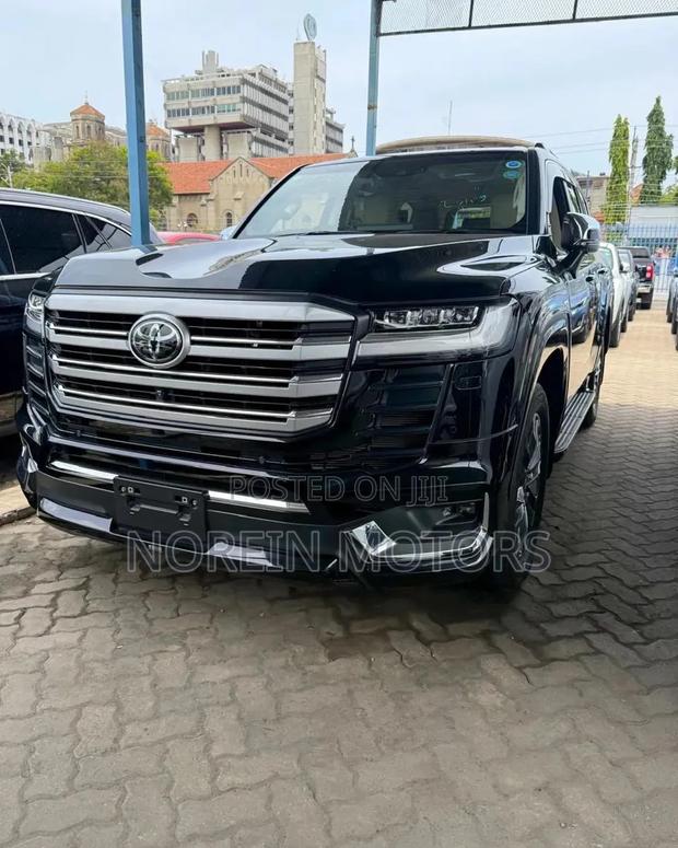 Toyota Land Cruiser 2024 Matt Black