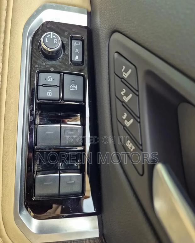 Toyota Land Cruiser 2024 Matt Black