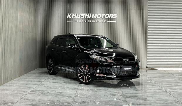 Toyota Harrier 2.0 2018 Black