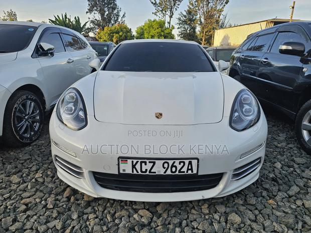 Porsche Panamera 2013 White