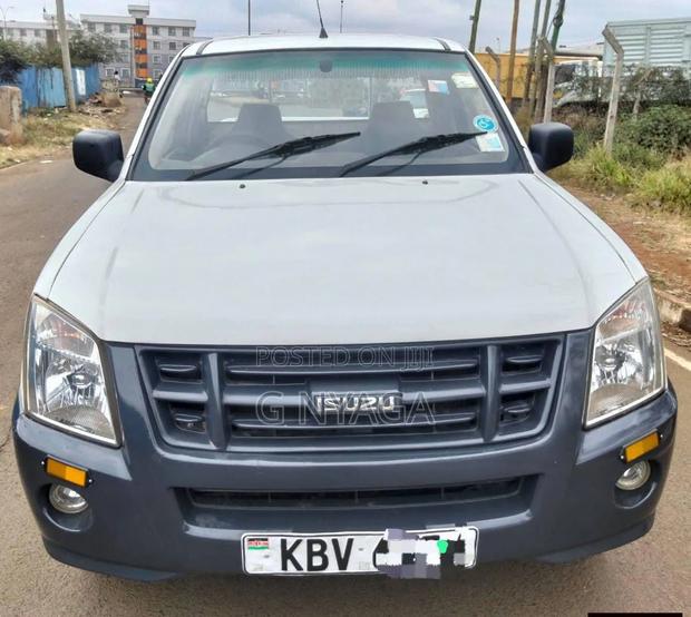 Isuzu D-MAX 2012 White