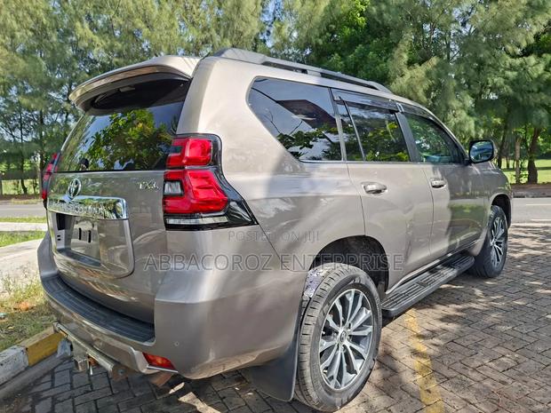 Toyota Land Cruiser Prado 2019